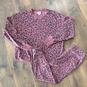 Sundry Leopard Matching Sweat Set - Pullover Sweatshirt & Jogger Sweatpants S/M
